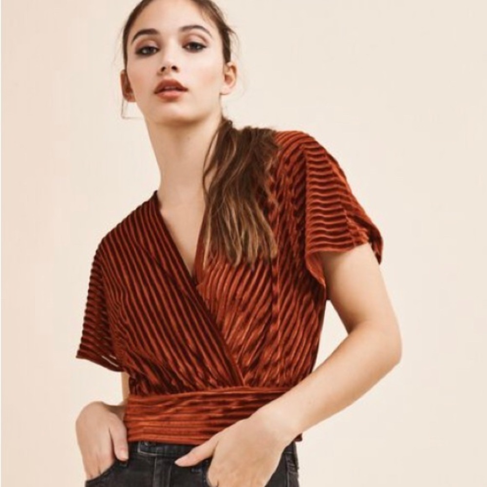Dynamite velvet top